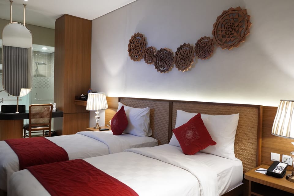 Executive Room, 2 Twin Beds, Non Smoking | In-room safe, desk, blackout drapes, soundproofing