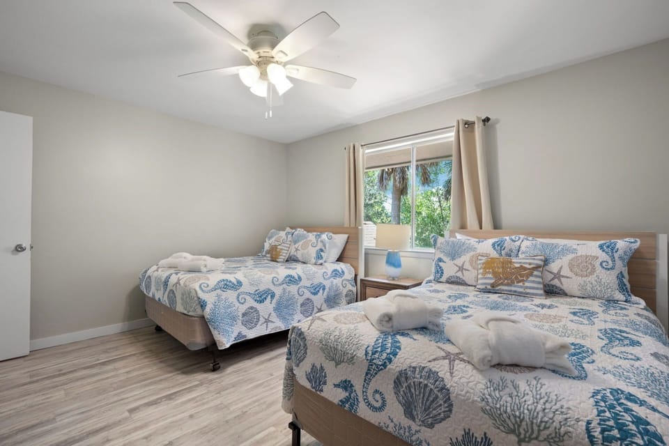 Guest Room - 2 Full Beds