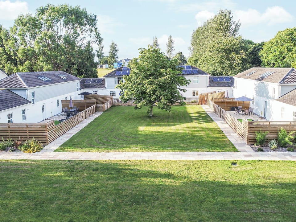 Exterior | Willow Cottage - Woodside Stables Holiday Cottages, Saltash