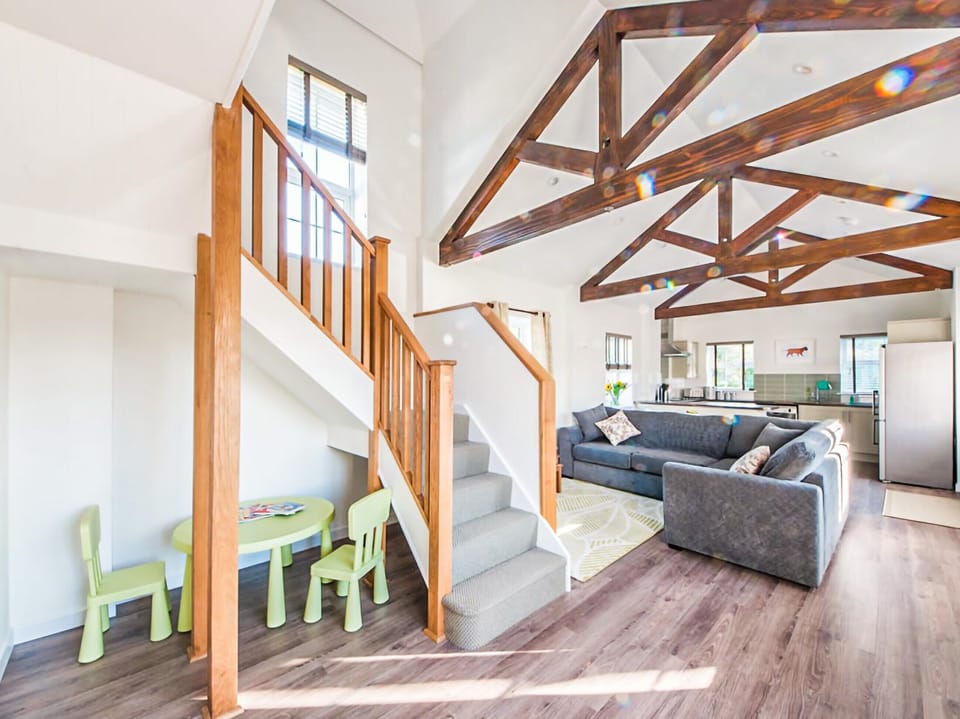 Open plan living space | Willow Cottage - Woodside Stables Holiday Cottages, Saltash