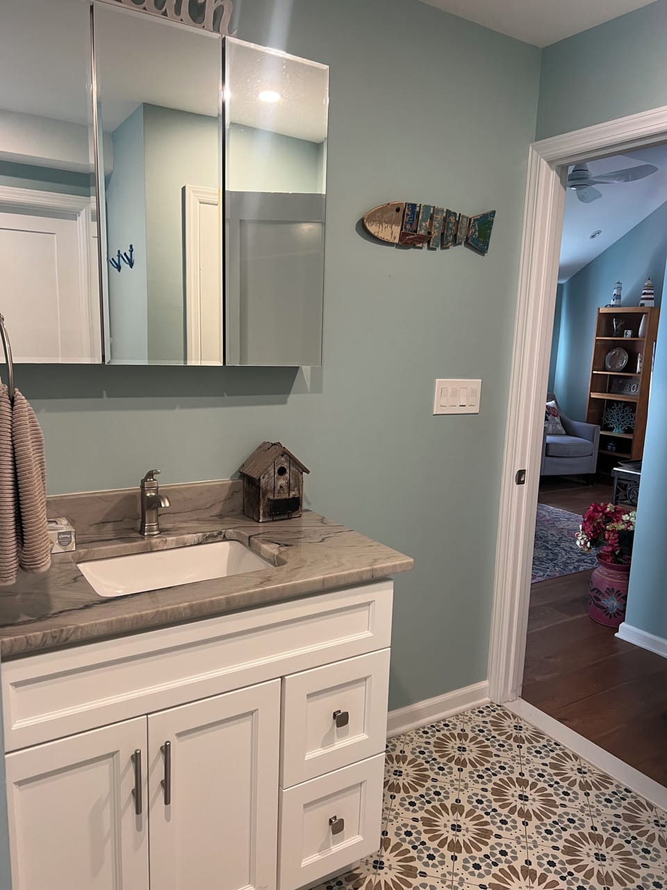 Another view of the bathroom