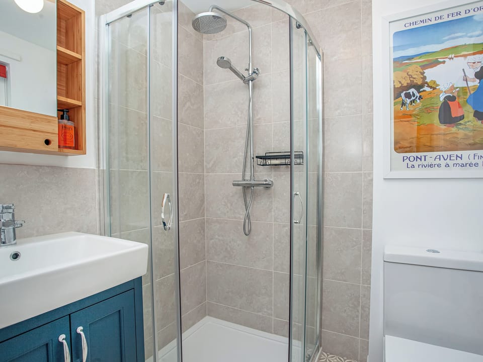 Shower room | The Cottage, Salcombe