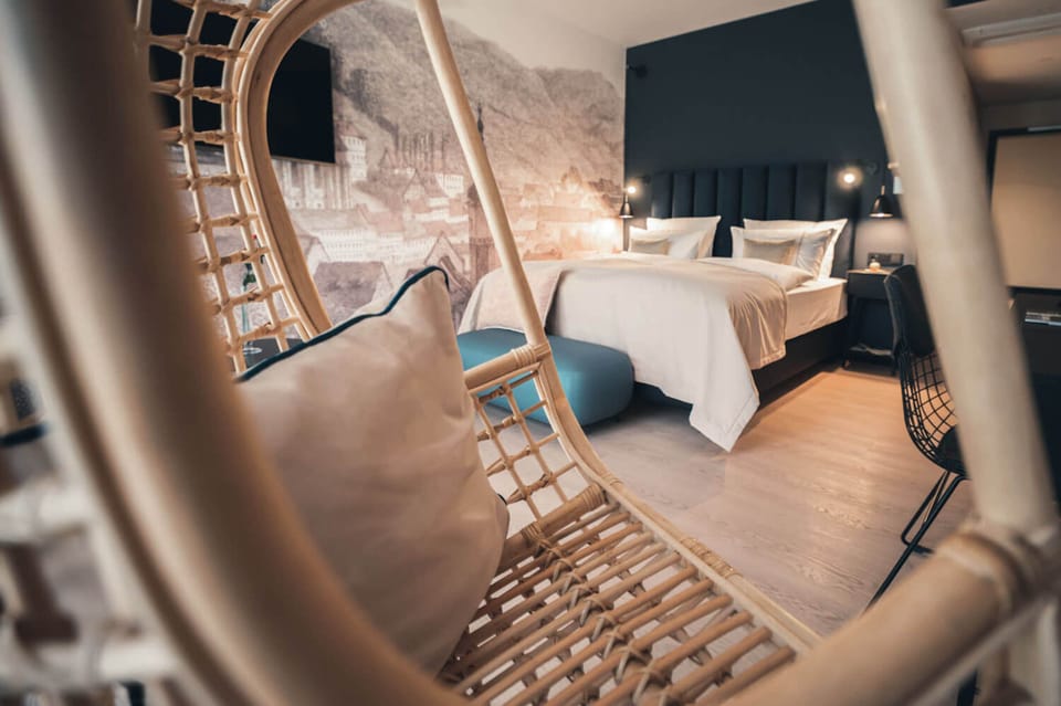 Premium bedding, desk, free WiFi, bed sheets