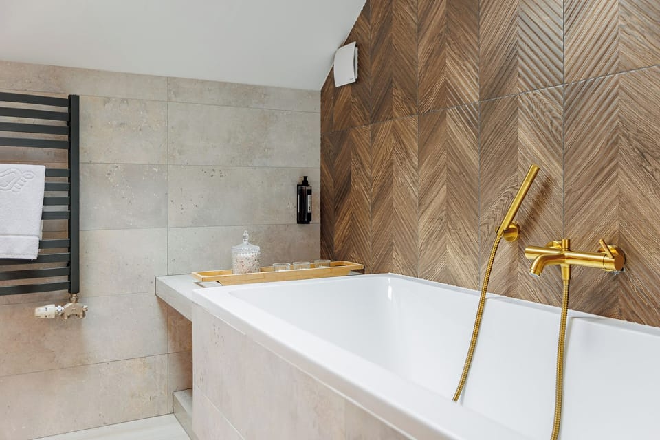 Royal Suite, 1 King Bed | Bathroom | Free toiletries, hair dryer, bathrobes, slippers