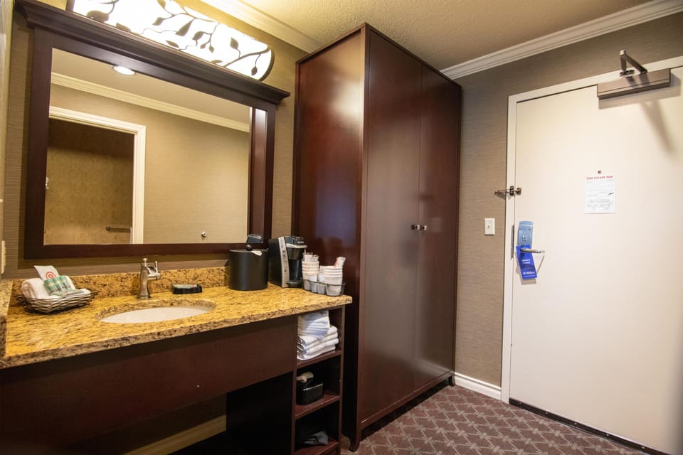 Deluxe Room, 2 Queen Beds, Non Smoking (Pet Friendly) | Iron/ironing board, free WiFi, bed sheets