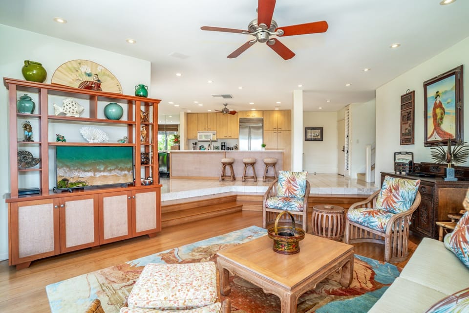 Condo, 2 Bedrooms | Living area | Smart TV