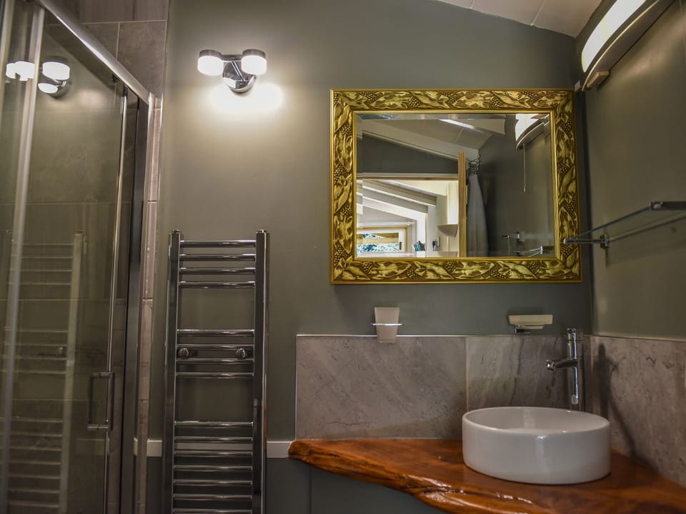 Chalet, Ensuite, Garden View | Bathroom
