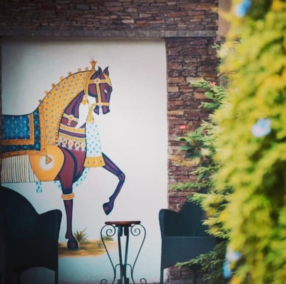 Majestic Suite Room | In-room safe, iron/ironing board, WiFi (free), bed sheets