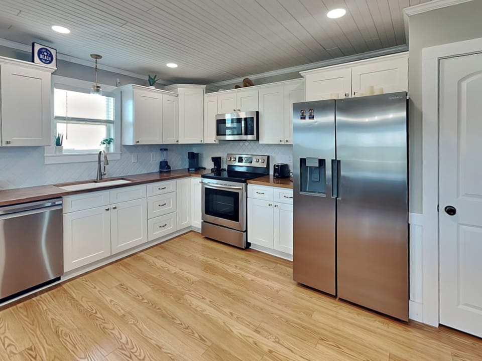 Full Size Kitchen