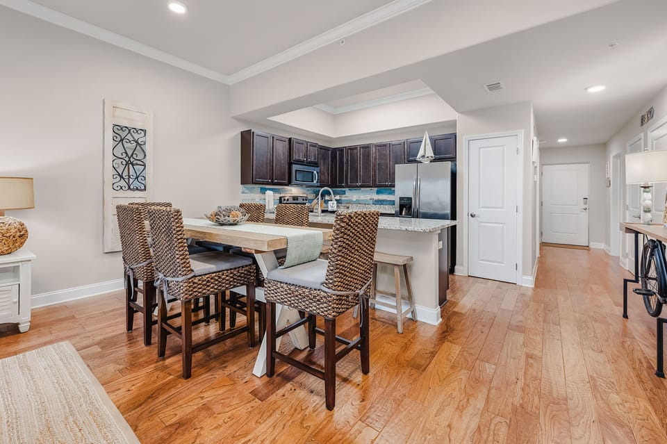 Dining table with seating for 6
