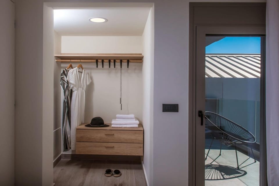 House, Smoking | Wardrobe