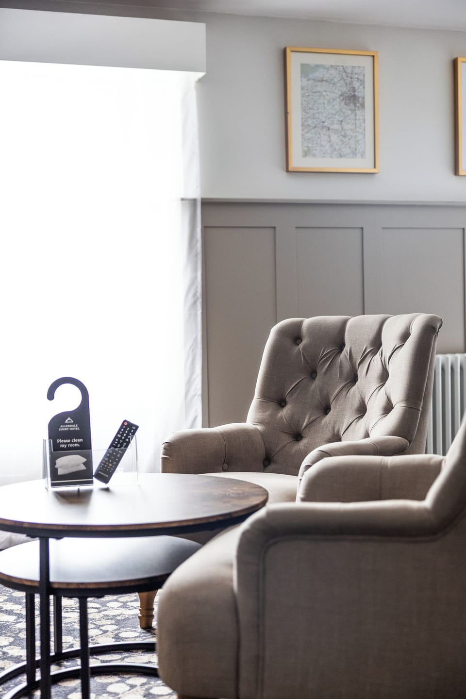 Deluxe Room, 1 King Bed | Bathroom | Free toiletries, hair dryer, towels