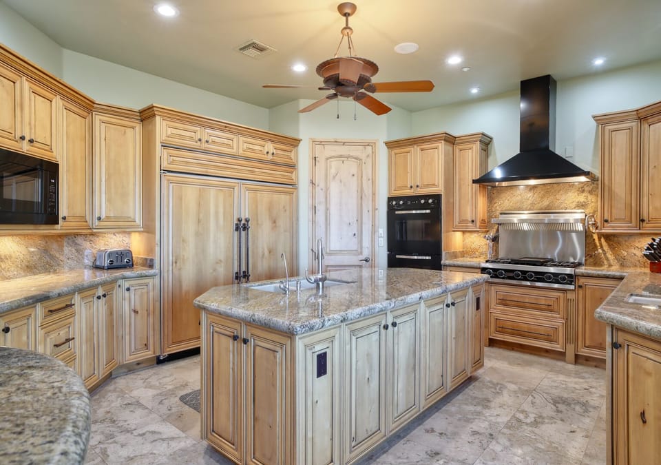 Chef's kitchen with Viking appliances and All-Clad cookware!