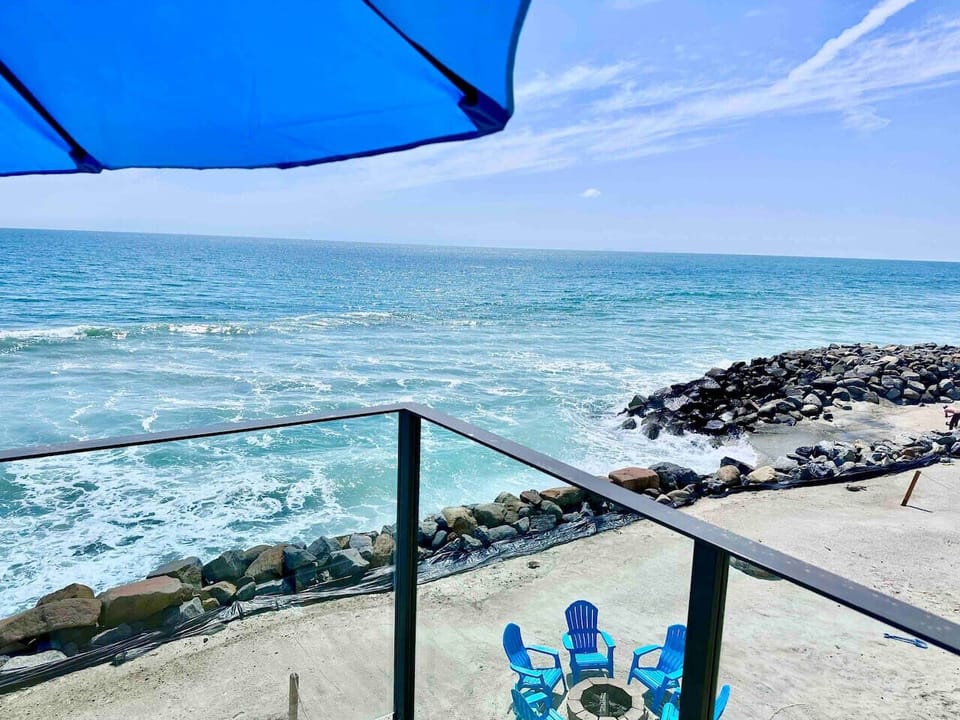`Best beachfront rental in Oceanside California.` `Family-friendly beach house near Oceanside Pier.` `Pet-friendly oceanfront vacation rental.` `Large beachfront home for family reunions.` `Walkable beach house near restaurants and coffee shops.` `Luxury 