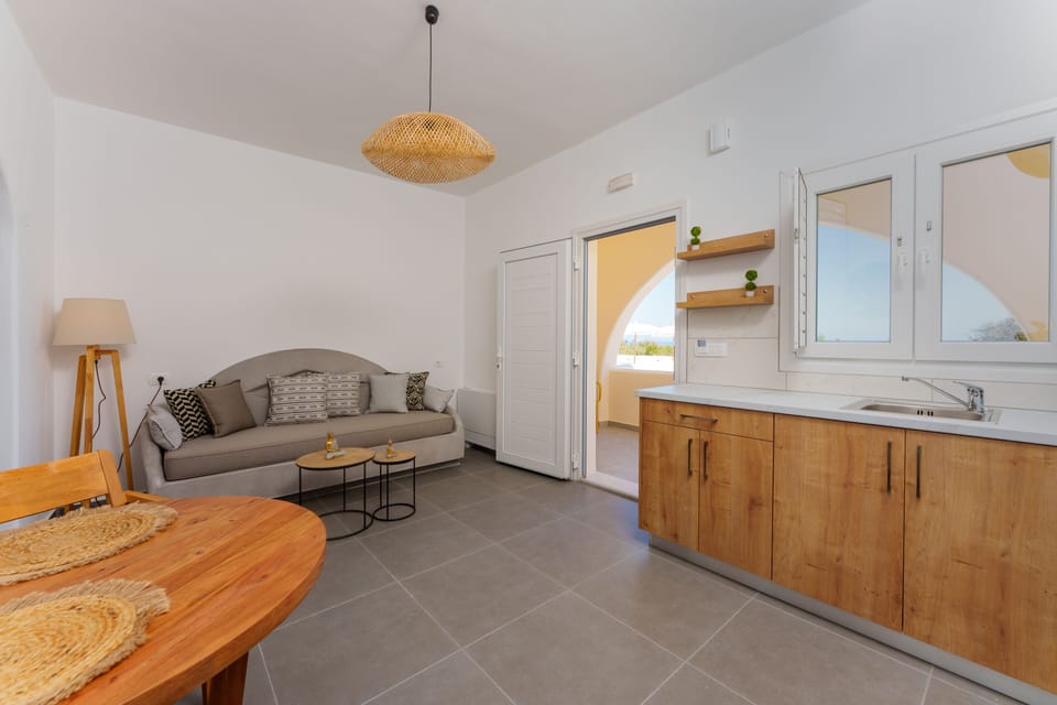 Superior Double Room | Private kitchen | Coffee/tea maker, electric kettle