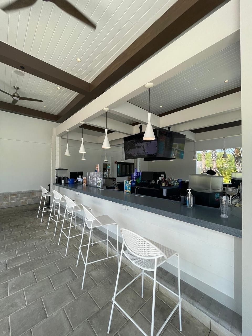 Bar / restaurant area