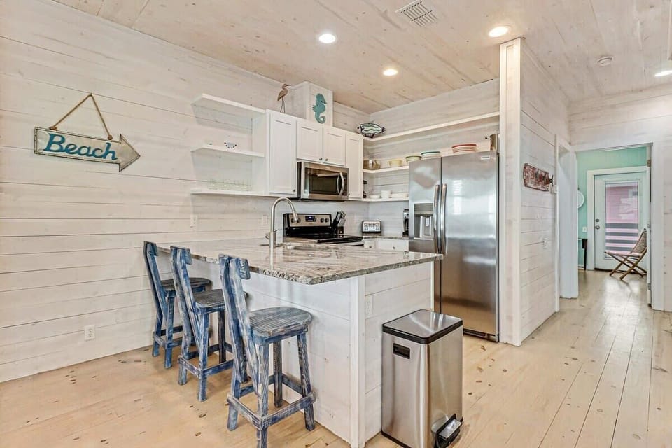 Bar top seating for intimate breakfasts