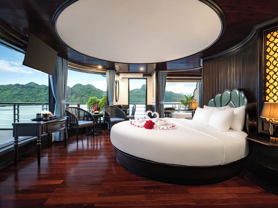 Executive Room, Terrace, Ocean View | Minibar, in-room safe, desk, soundproofing