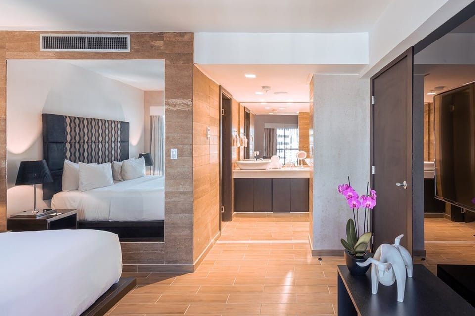 Minibar, in-room safe, desk, blackout drapes