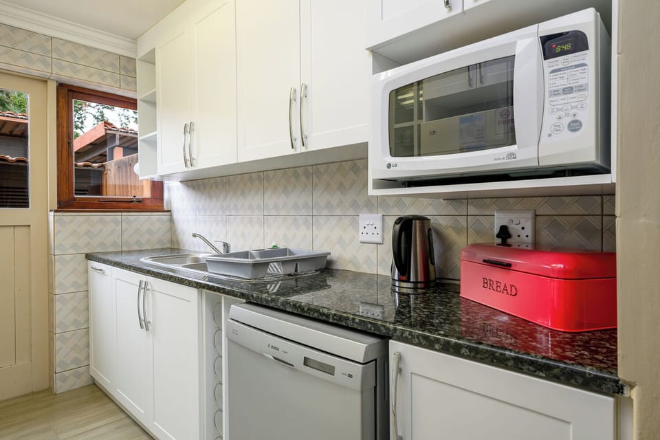 Classic Villa | Private kitchen | Electric kettle