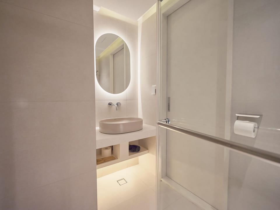 Double Private Spa (Run of House) | Bathroom | Shower, hair dryer, slippers, bidet