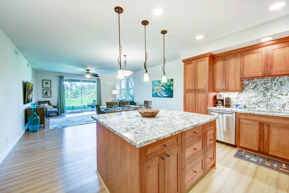 Condo, 3 Bedrooms | Private kitchen | Coffee/tea maker, fridge, oven, toaster