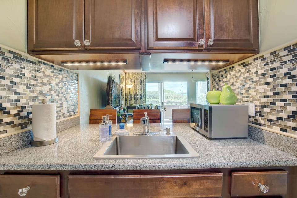 Condo, 1 Bedroom | Private kitchen | Coffee/tea maker, fridge, oven, toaster
