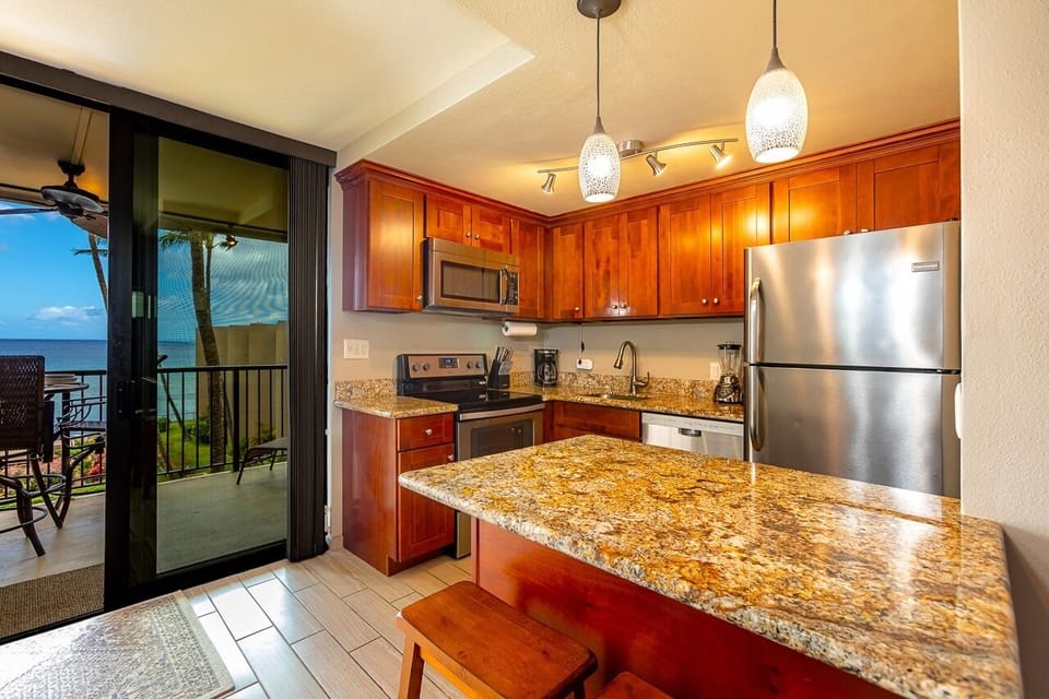 Condo, 1 Bedroom | Private kitchen | Coffee/tea maker, fridge, oven, toaster