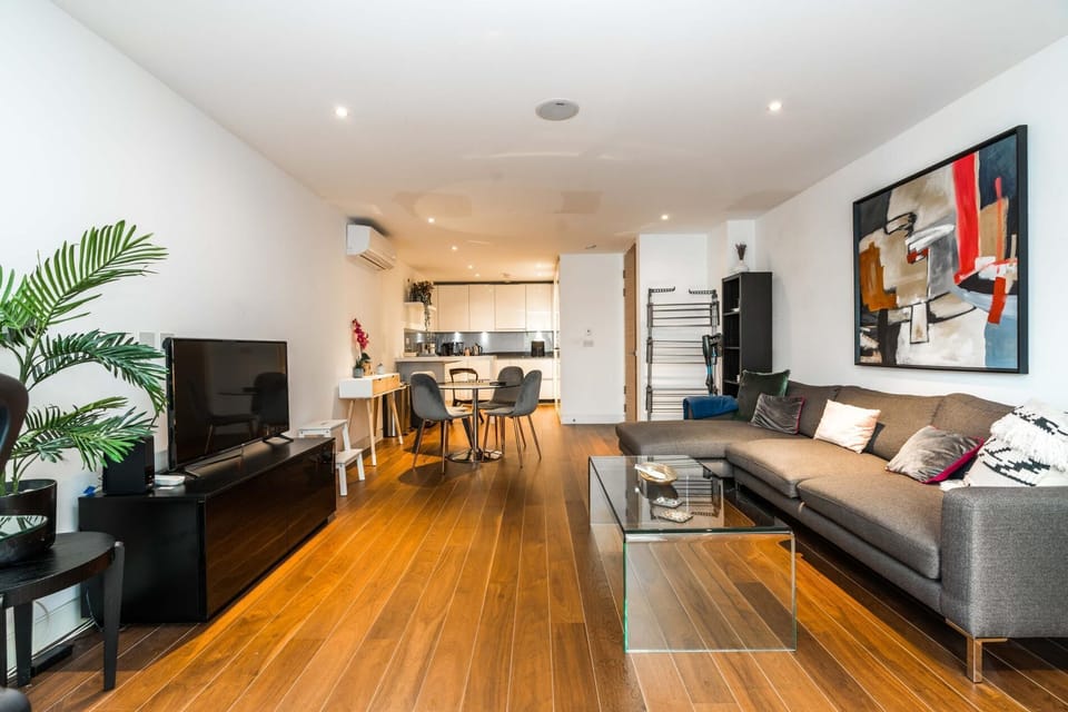 Apartment (2 Bedrooms) | Living area
