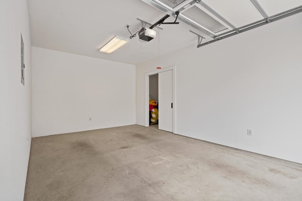 Condo, 3 Bedrooms | Interior