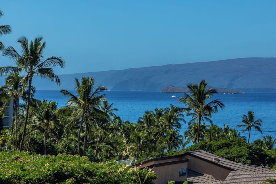 View of Molokini from Ekahi!