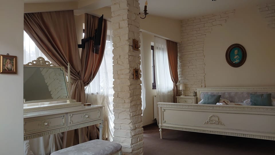 Superior Double Room | Iron/ironing board, free WiFi
