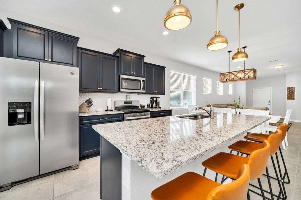 Villa, 5 Bedrooms | Private kitchen | Microwave, dishwasher