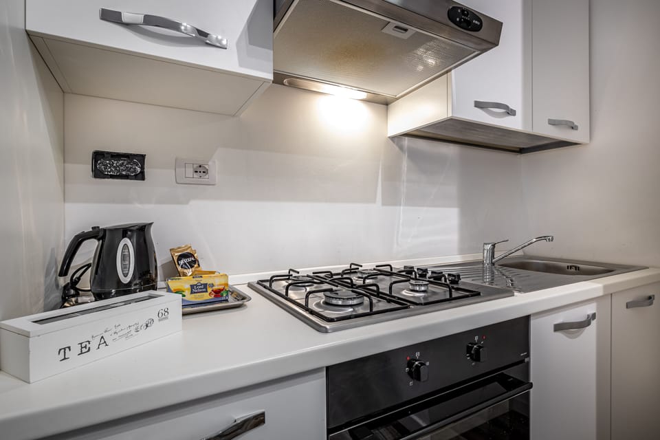 Standard Studio | Private kitchen | Electric kettle
