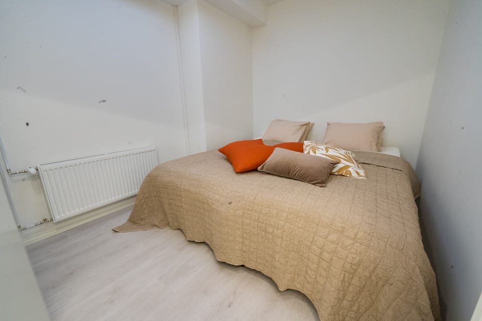 Bedroom (1)