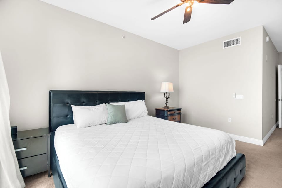Guest bedroom