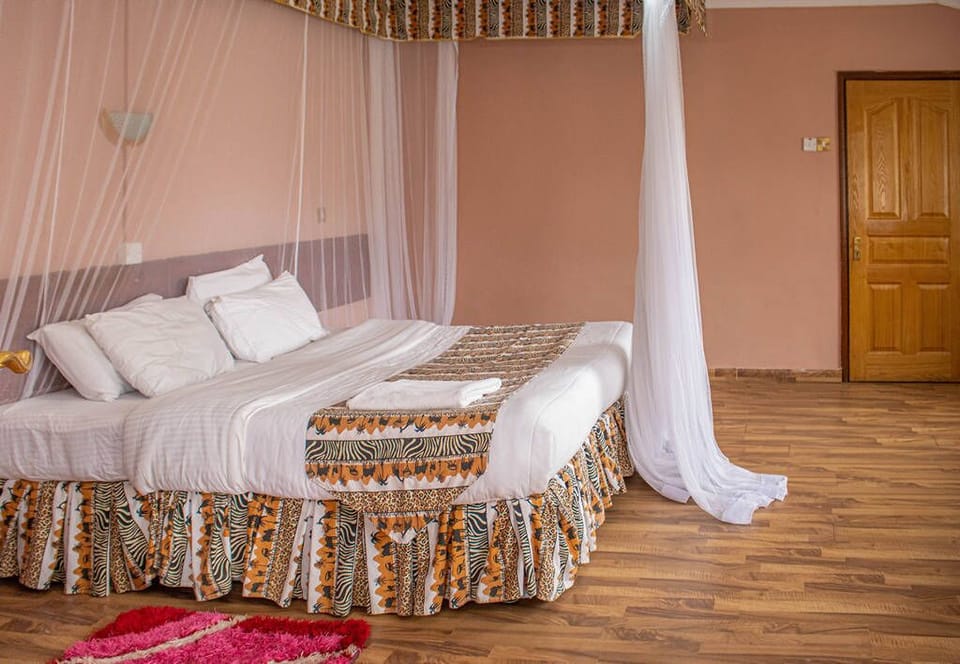 Comfort Double Room | In-room safe, desk, laptop workspace, free WiFi