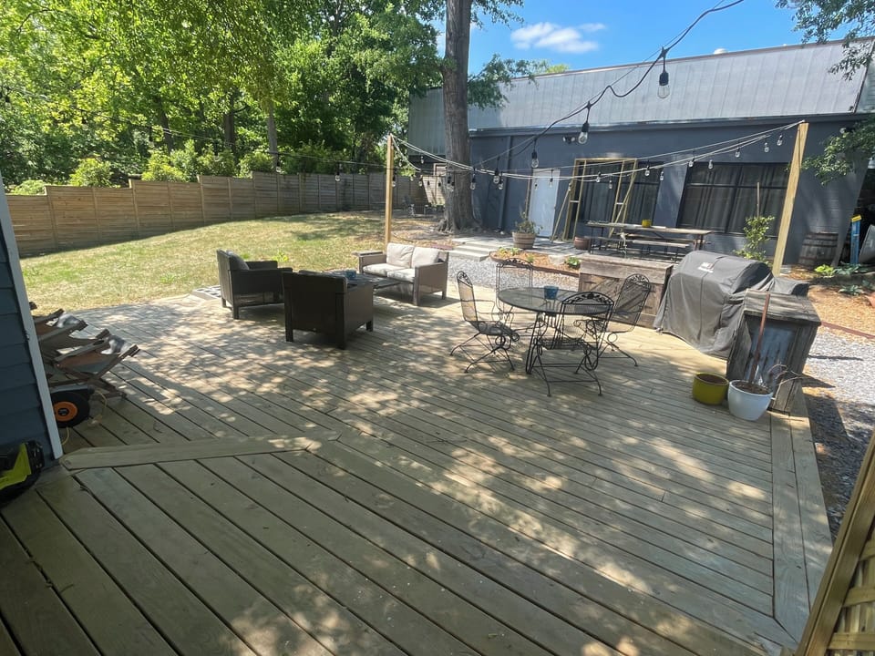 Outdoor dining
