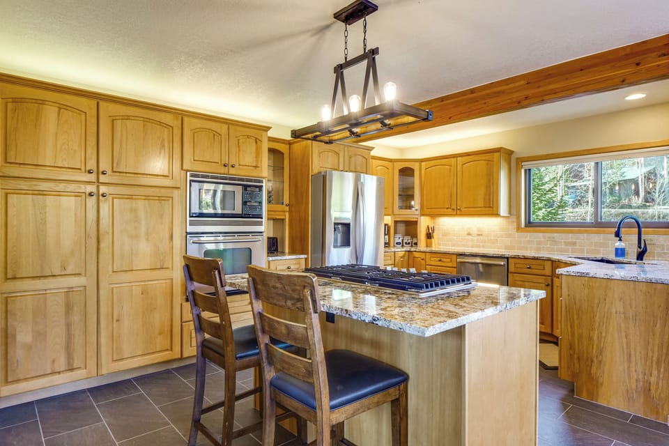 Kitchen | Cooking Basics | Gas Stovetop | Coffee Maker | Main Floor