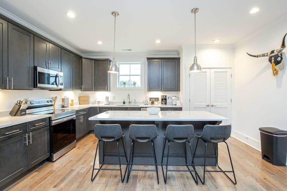 Second Floor: Full Kitchen