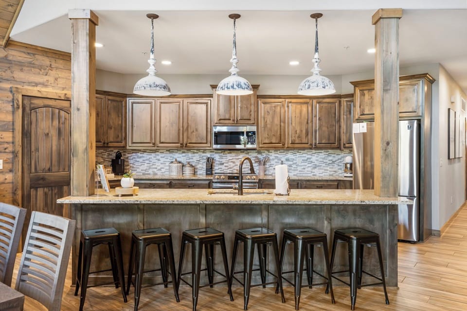 Barstool and dining table seating!