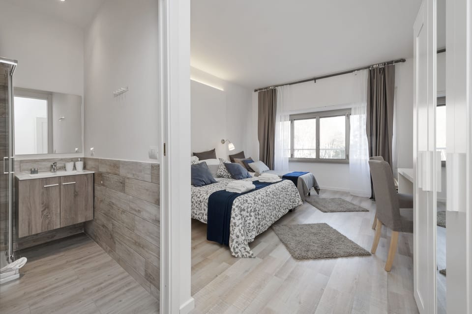 Comfort Triple Room, Multiple Beds | Desk, soundproofing, iron/ironing board, free WiFi
