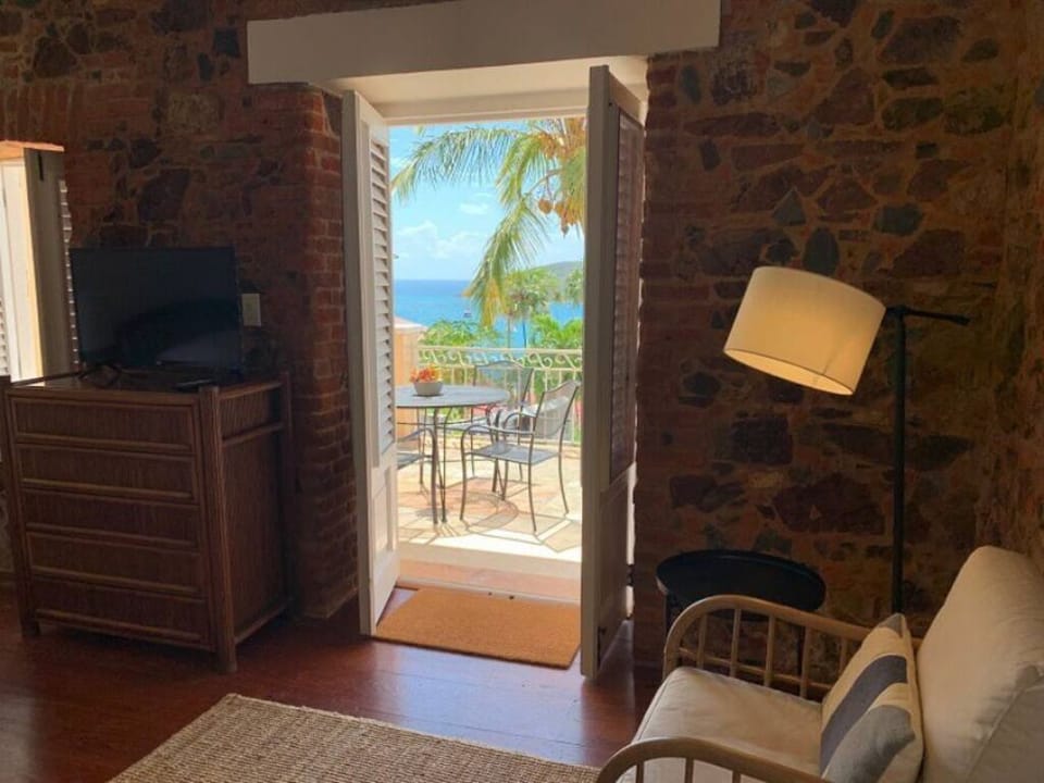 Suite Entry