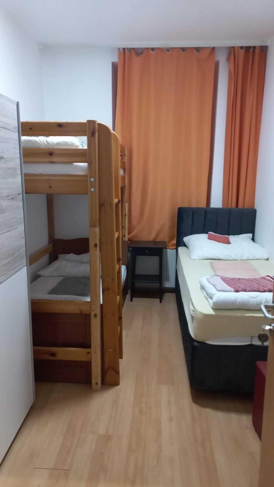 Basic Double or Twin Room, Non Smoking, Shared Bathroom | Free WiFi, bed sheets