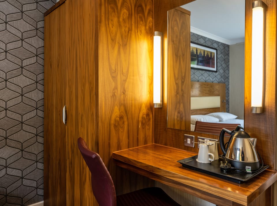Comfort Room | 1 bedroom, individually furnished, desk, laptop workspace