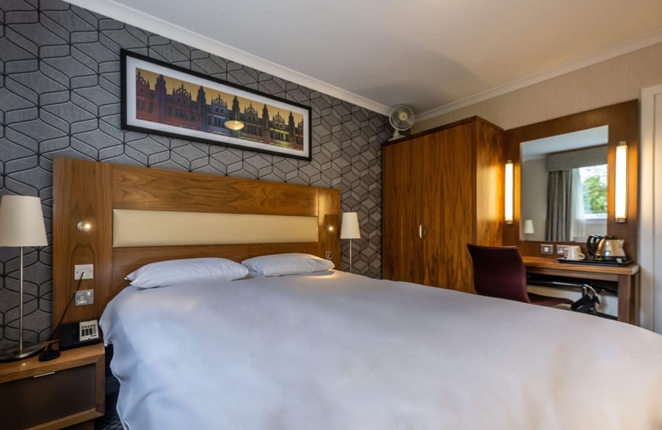 Comfort Room | 1 bedroom, individually furnished, desk, laptop workspace