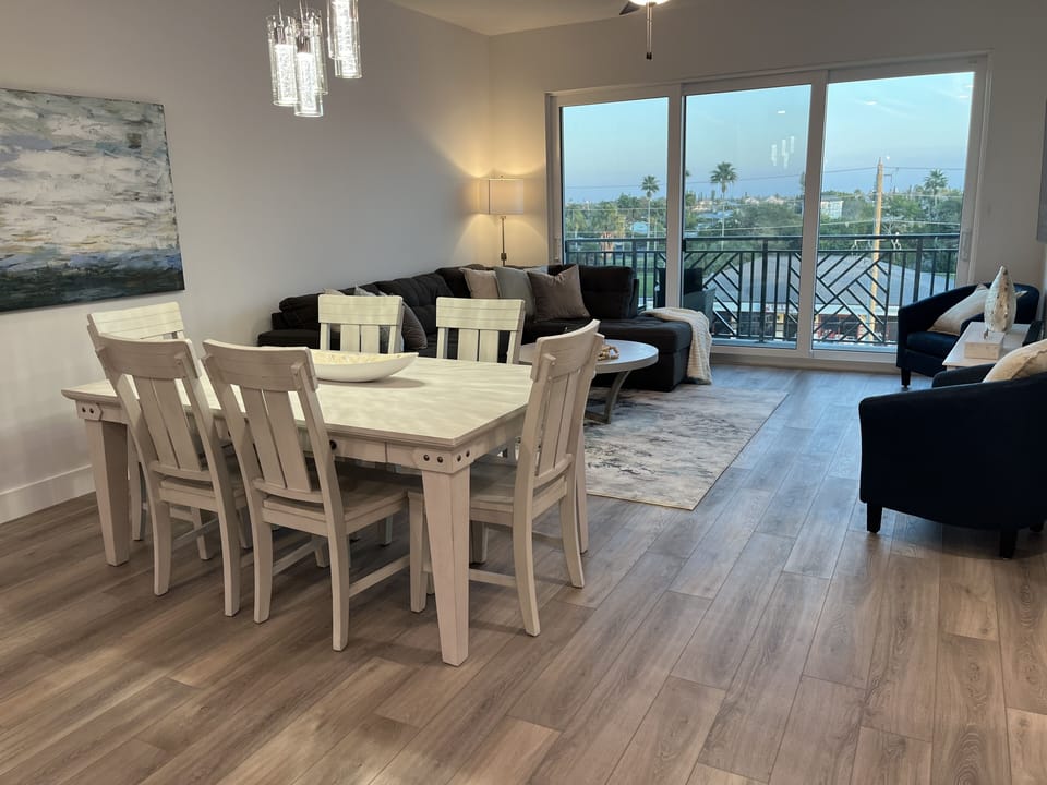Large living space for eating meals, talking, relaxing and playing games