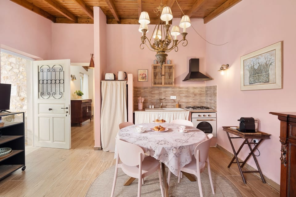 Fully furnished kitchen