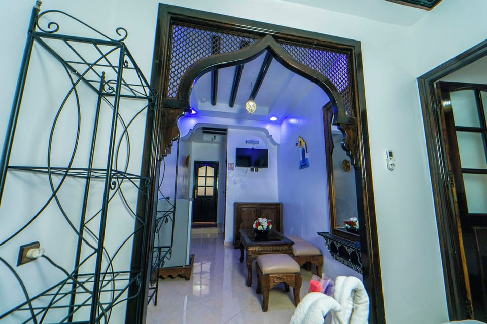 Minibar, blackout drapes, free WiFi, bed sheets