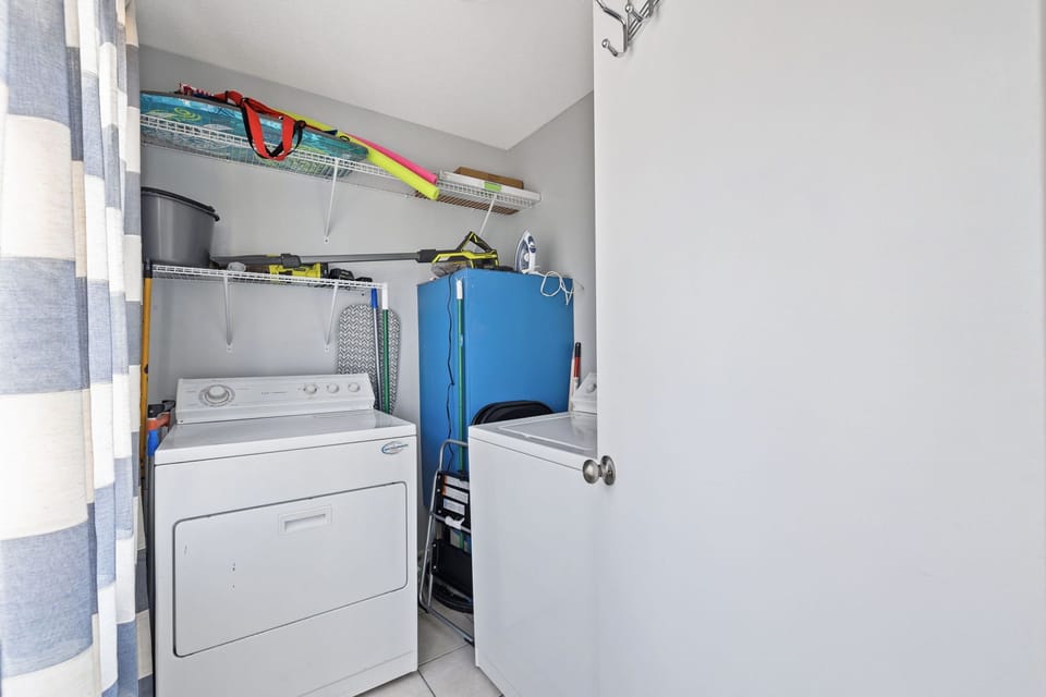 Full laundry in unit